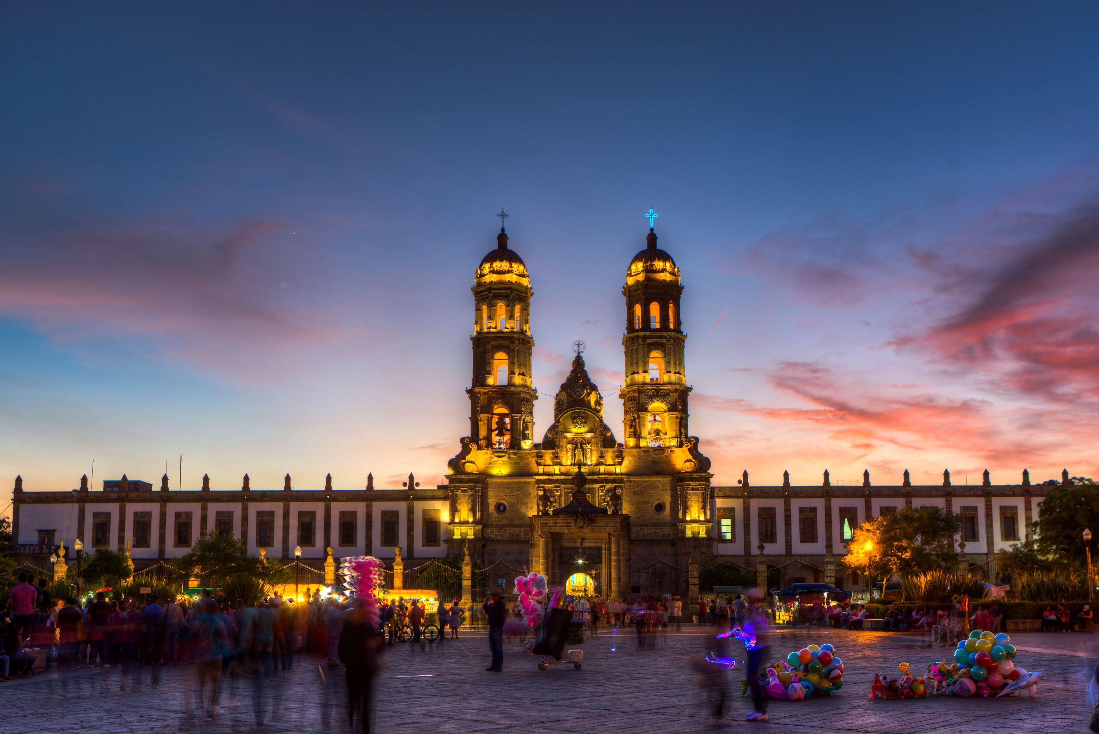 Отель Hyatt Regency Andares Guadalajara Сапопан Экстерьер фото Catedral de la Purísima Concepción